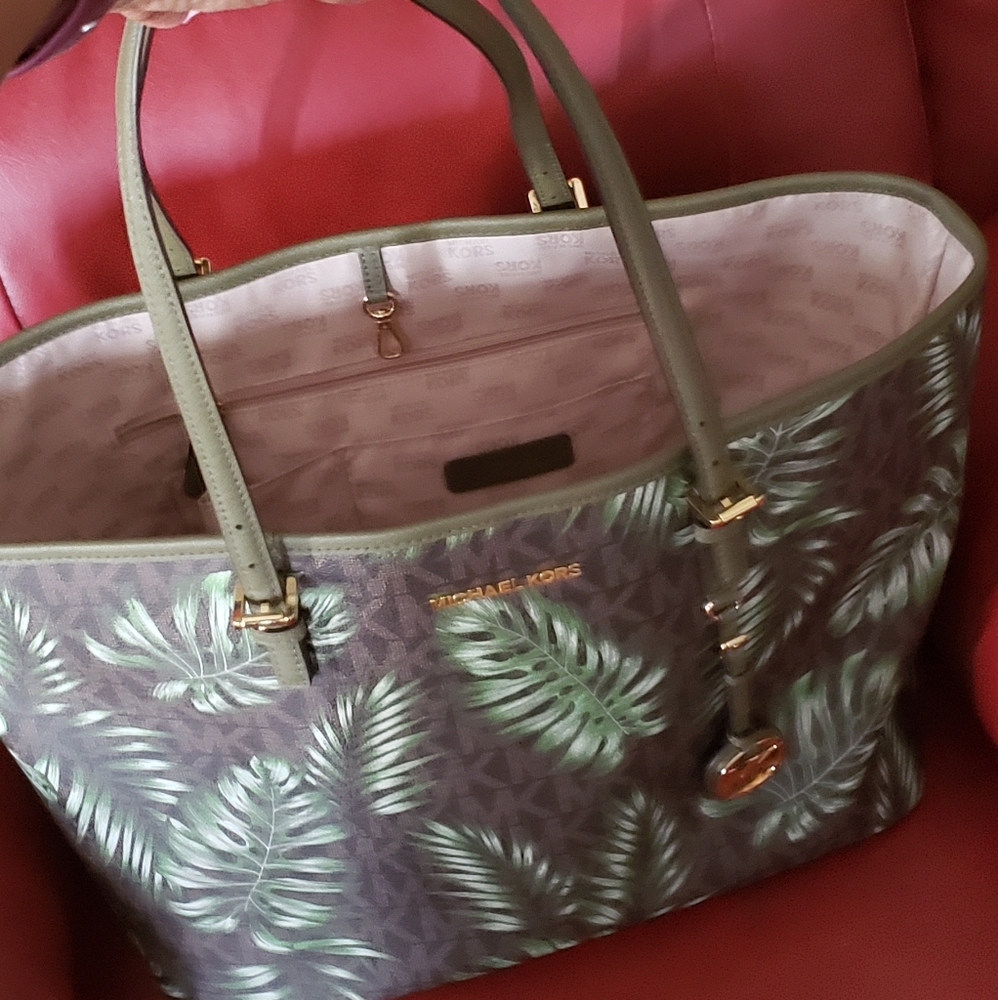 MK tote